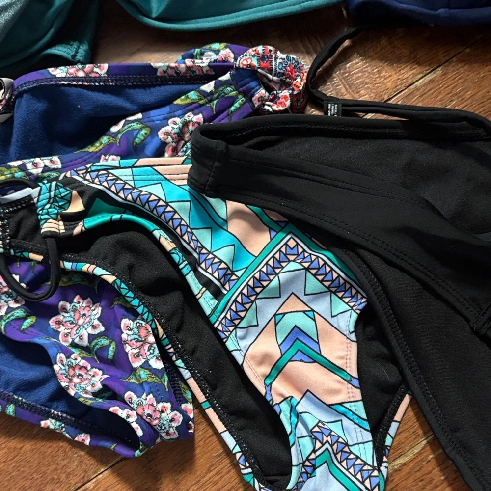 Lot of PacSun Bikini Collection  (7) - Picture 7 of 8